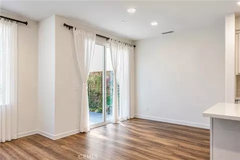 Living - 31560 Calle Canto, Temecula, CA 92592 photo 3 of 3