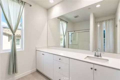 Bath - 31560 Calle Canto, Temecula, CA 92592 photo 1 of 2