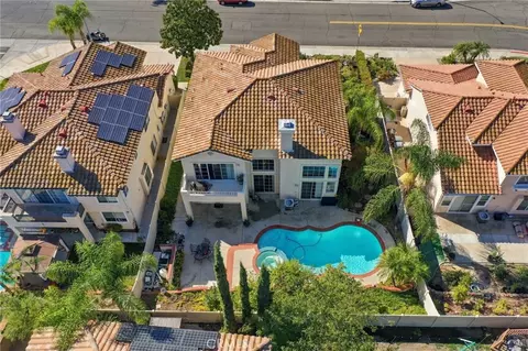 View/Area - 32100 Via Benabarre, Temecula, CA 92592 photo 3 of 6
