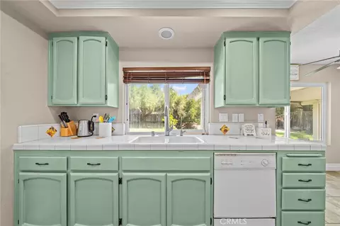Kitchen - 41860 Skywood, Temecula, CA 92591 photo 2 of 4