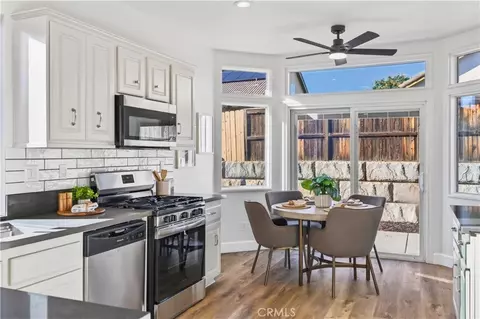 Kitchen - 458 Windfields, Beaumont, CA 92223 photo 6 of 8