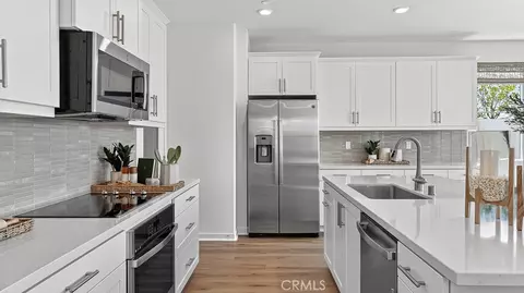 Kitchen - 36657 Altisma Dr, Winchester, CA 92596 photo 2 of 2