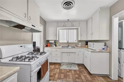 Kitchen - 514 E Victory, Banning, CA 92220 photo 2 of 2