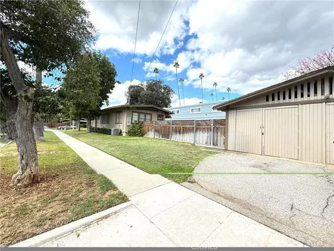 Exterior - 108 S Oak Ave, Pasadena, CA 91107 photo 3 of 4