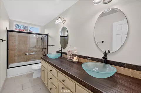 Bath - 32485 Crooked Arrow, Wildomar, CA 92595 photo 4 of 5