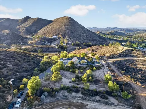 View/Area - 32485 Crooked Arrow, Wildomar, CA 92595 photo 1 of 9