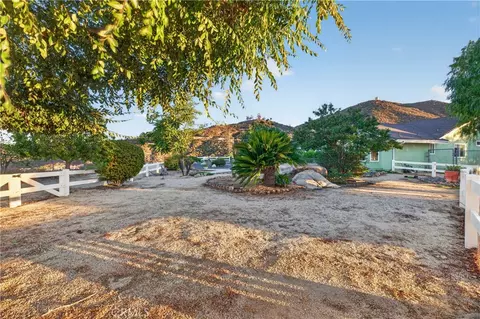Exterior - 32485 Crooked Arrow, Wildomar, CA 92595 photo 8 of 14