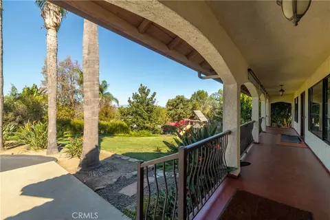 Exterior - 1119 Vale Vw, Vista, CA 92081 photo 3 of 11