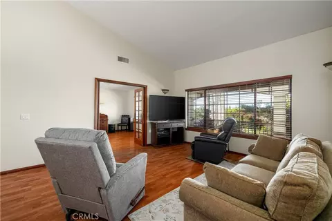 Living - 1119 Vale Vw, Vista, CA 92081 photo 3 of 3