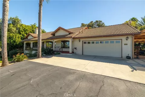 Exterior - 1119 Vale Vw, Vista, CA 92081 photo 2 of 11