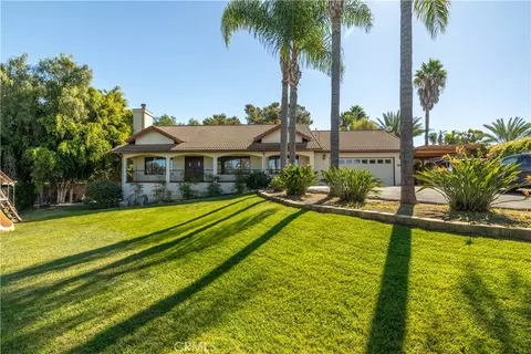 Exterior - 1119 Vale Vw, Vista, CA 92081 photo 1 of 11