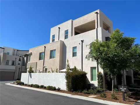 109 Stage, Irvine, CA 92618