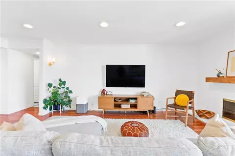 8828 Pershing Dr #205, Playa Del Rey, CA 90293