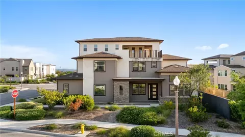 123 Character, Irvine, CA 92618
