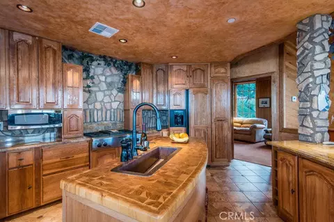 Kitchen - 3570 Sibley Ln, Templeton, CA 93465 photo 2 of 3