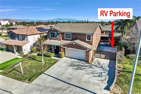 9416 Hampstead Ct, Riverside, CA 92508