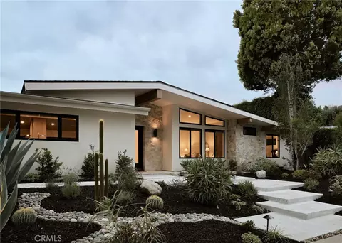 23530 Clarendon St, Woodland Hills, CA 91367