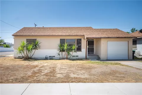 303 Elmwood Ave, Hemet, CA 92543