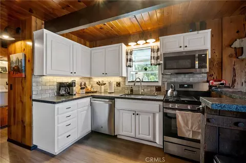 Kitchen - 865 Bear Mtn, Big Bear City, CA 92314 photo 1 of 4
