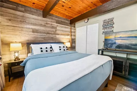 Bedroom - 865 Bear Mtn, Big Bear City, CA 92314 photo 7 of 11