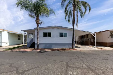 350 E San Jacinto Ave #82, Perris, CA 92570