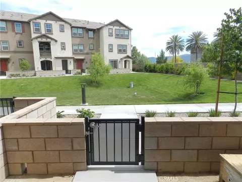 Exterior - 28010 Melrose Dr, Temecula, CA 92591 photo 1 of 3