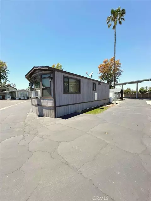 2750 W Acacia #B22, Hemet, CA 92545
