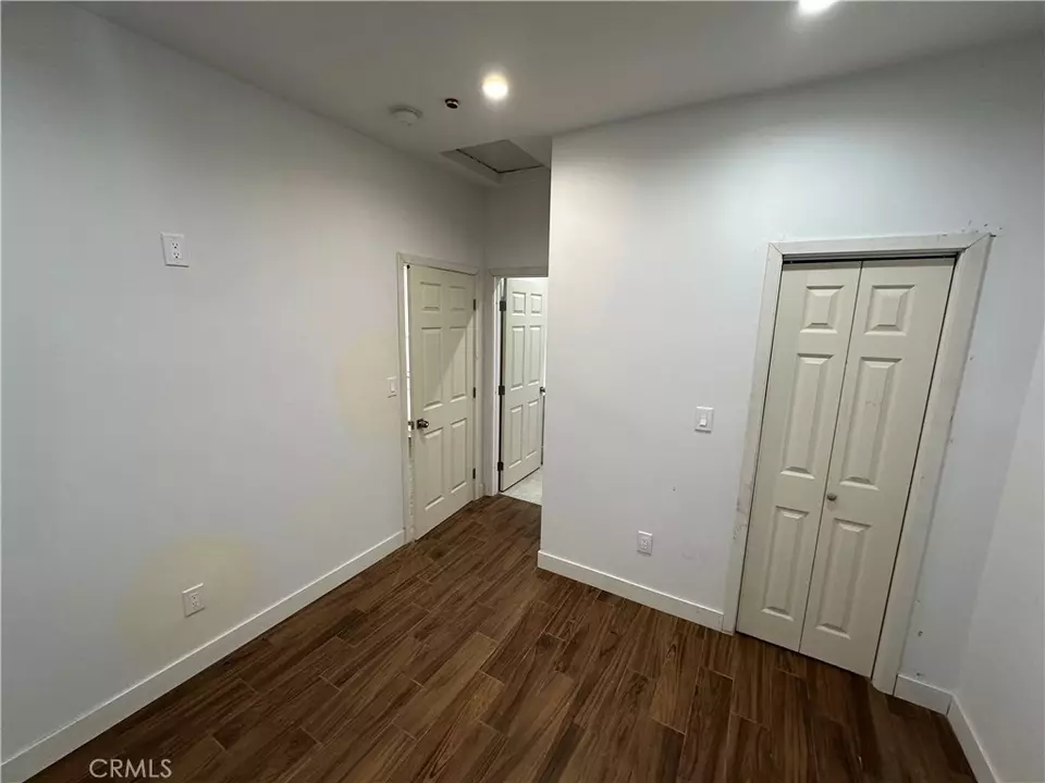 Bedroom - 1208 S Cochran Ave, Los Angeles, CA 90019 photo 3 of 3