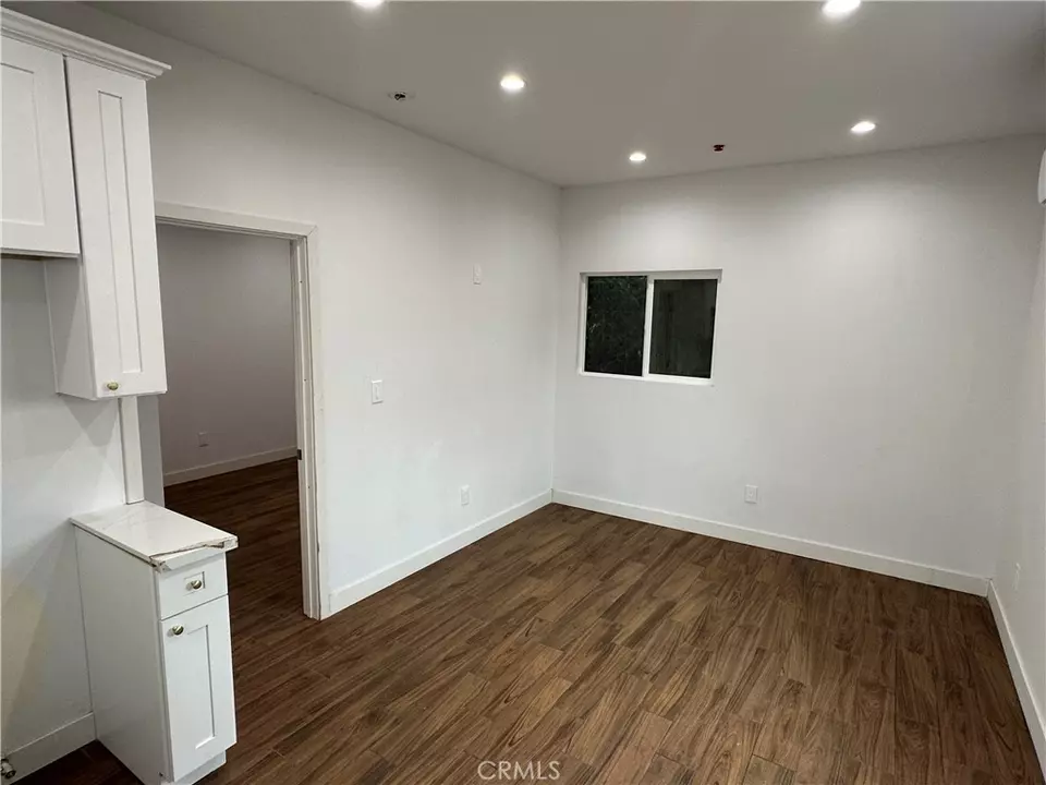 Living - 1208 S Cochran Ave, Los Angeles, CA 90019 photo 3 of 3