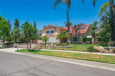 641 Trail View Ct, Upland, CA 91784