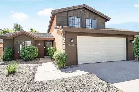 20254 Stagg St, Winnetka, CA 91306