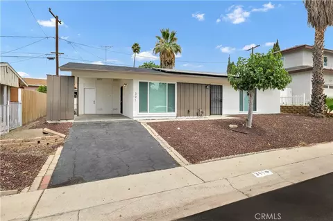 391 Oakhurst Dr, San Jacinto, CA 92583
