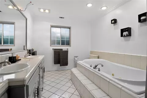 Bath - 8316 Cherokee Dr, Downey, CA 90241 photo 2 of 4