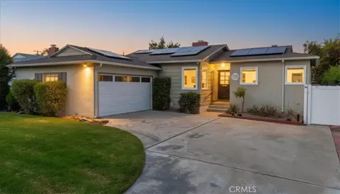 1033 E Francis St, Corona, CA 92879