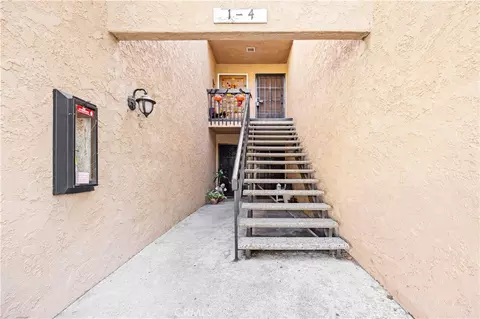 1001 W Macarthur #2, Santa Ana, CA 92707