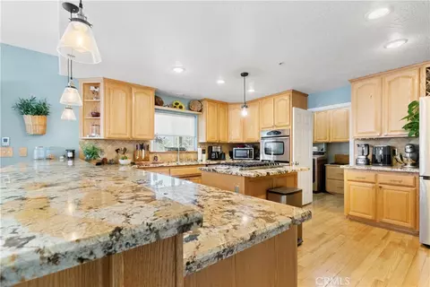 Kitchen - 6284 Apple Vista Dr, Wrightwood, CA 92397 photo 2 of 8