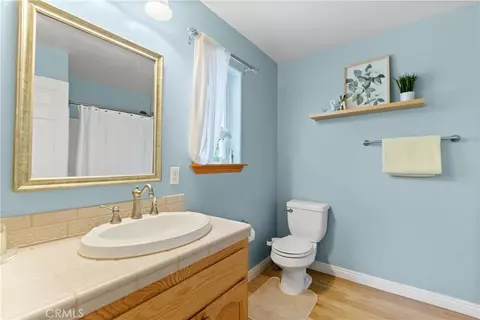 Bath - 6284 Apple Vista Dr, Wrightwood, CA 92397 photo 1 of 6