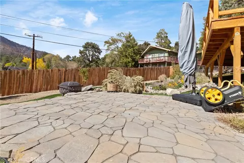 Exterior - 6284 Apple Vista Dr, Wrightwood, CA 92397 photo 22 of 25