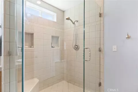 Bath - 6284 Apple Vista Dr, Wrightwood, CA 92397 photo 6 of 6