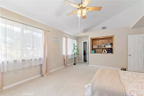 Bedroom - 6284 Apple Vista Dr, Wrightwood, CA 92397 photo 2 of 7