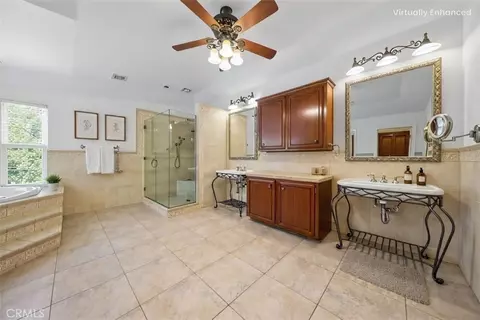Bath - 20455 Somma Dr, Perris, CA 92570 photo 1 of 5
