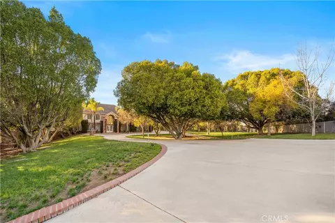 Exterior - 20455 Somma Dr, Perris, CA 92570 photo 3 of 15