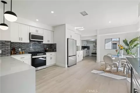 2410 8th Ave, Los Angeles, CA 90018