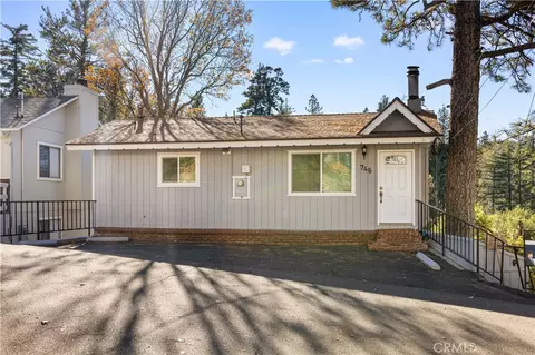 746 Arth Dr, Crestline, CA 92325