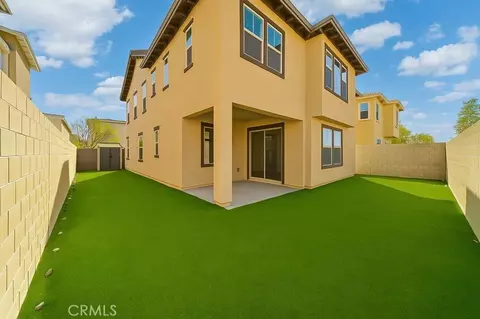 Exterior - 81 Pelican Ln, Irvine, CA 92618 photo 3 of 4