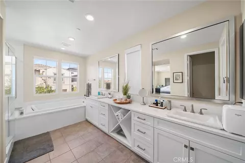 Entry Way - 81 Pelican Ln, Irvine, CA 92618 photo 5 of 7