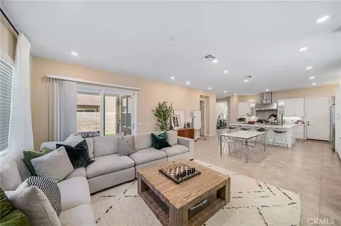 Entry Way - 81 Pelican Ln, Irvine, CA 92618 photo 2 of 7