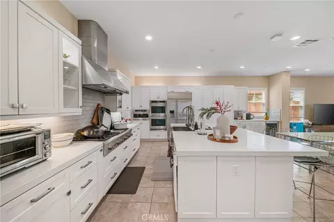 Kitchen - 81 Pelican Ln, Irvine, CA 92618 photo 2 of 2