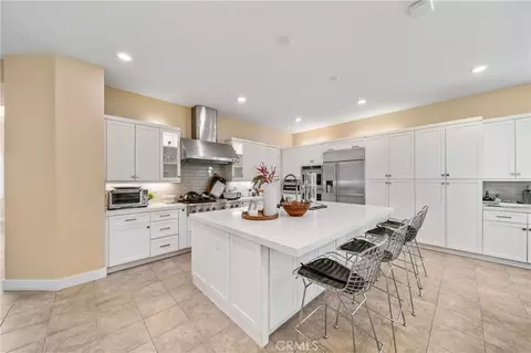 Kitchen - 81 Pelican Ln, Irvine, CA 92618 photo 1 of 2
