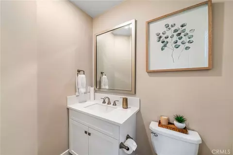 Entry Way - 81 Pelican Ln, Irvine, CA 92618 photo 4 of 7